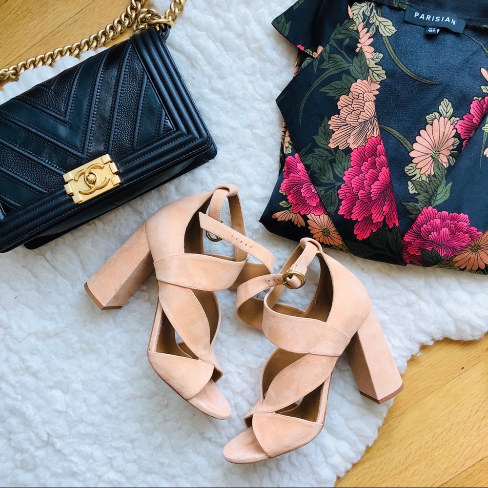 AUTHENTIC: Chloe Peach Leaf Sandals
